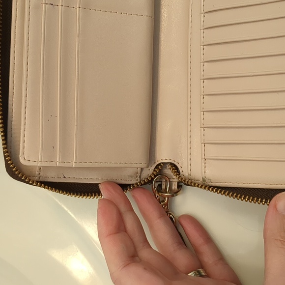 Michael Kors Logo Stripe Continental wristlet - Picture 6 of 6